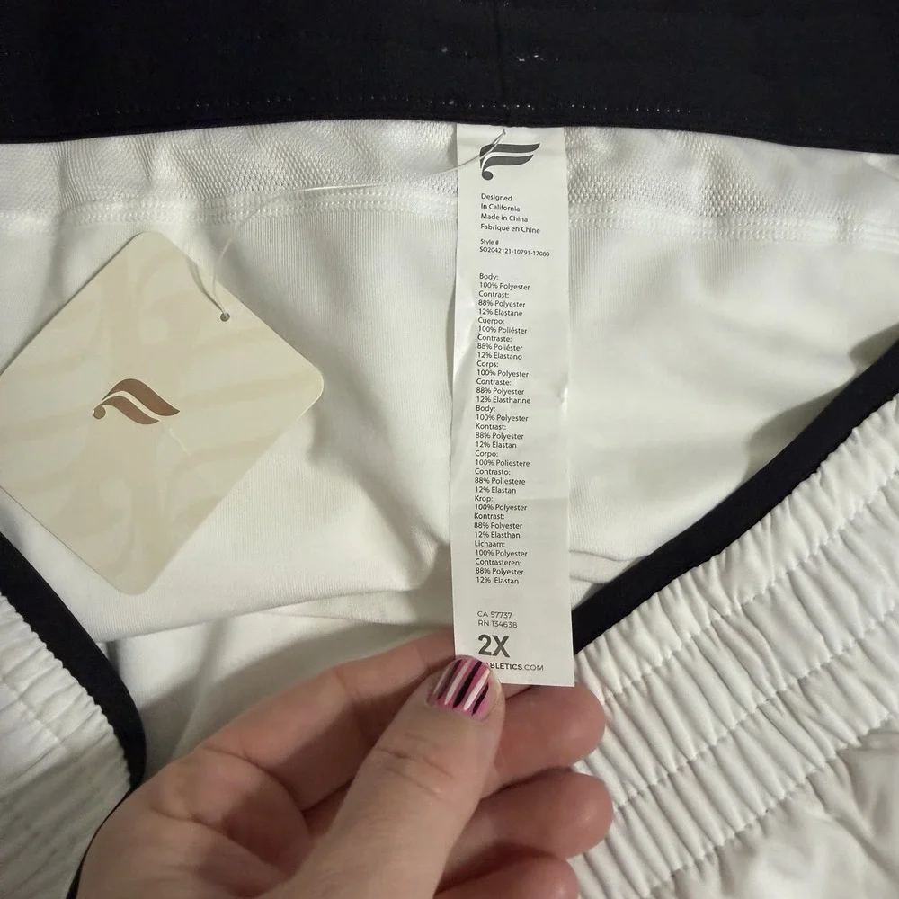 NWT Fabletics Women's‎ Breathe Run Short White Black Reflective Size 2X Zipper